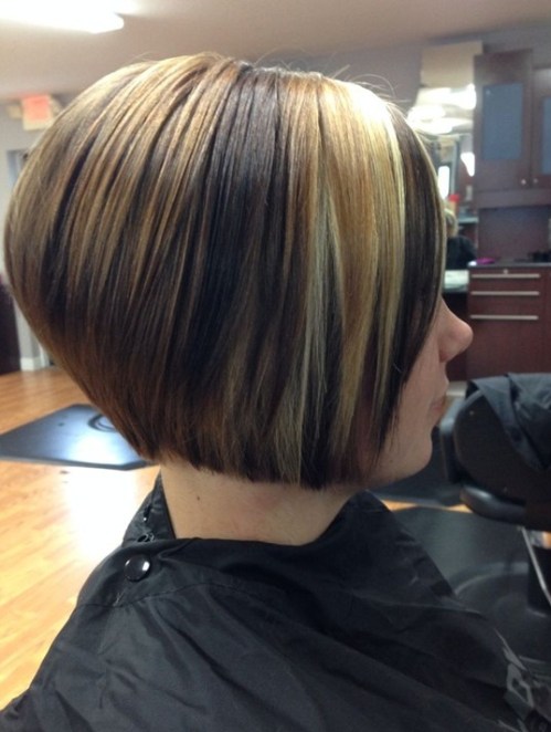 Highlighted short straight bob cut