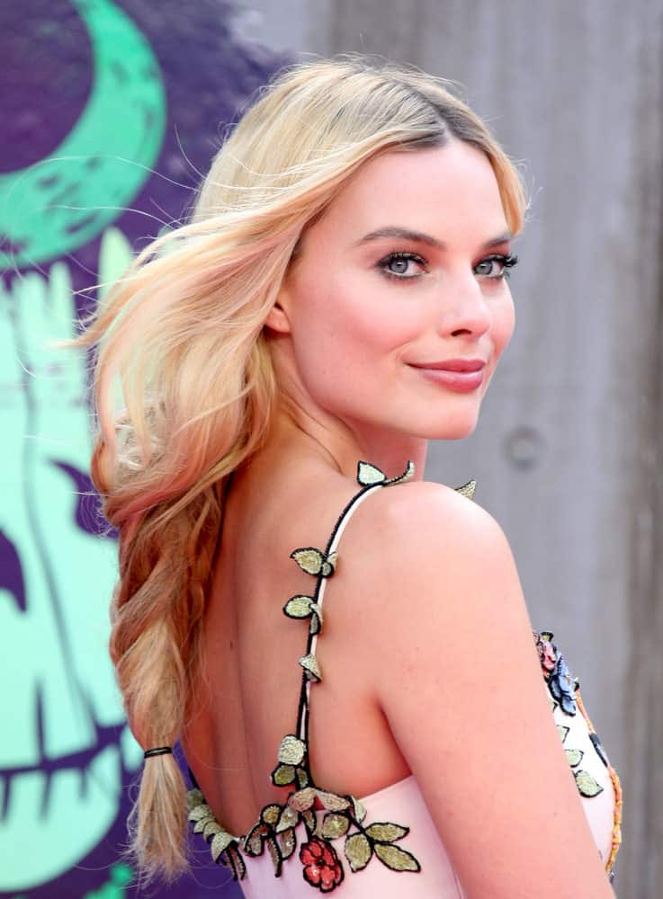 36.Margot Robbie with loose braid