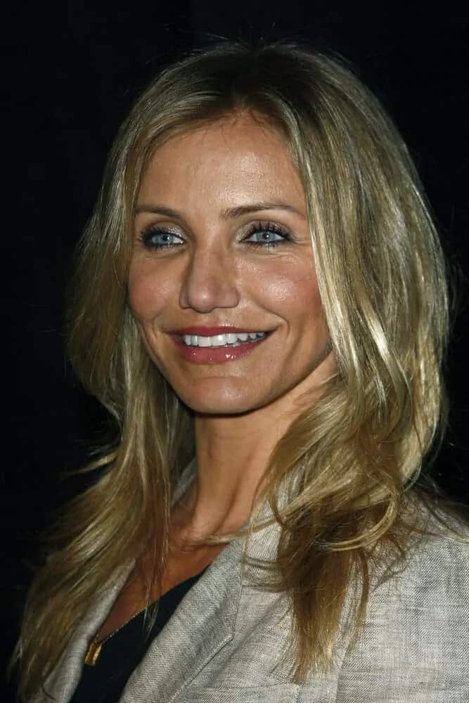 Cameron Diaz opted for a sandy blond tone for her wavy and tousled medium-length hair at the Colosseum at Caesar's Palace in Las Vegas where she was awarded as the female star of the year award at CinemaCon on March 30, 2011.