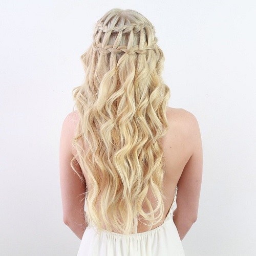 20 Ultra-pretty Waterfall Hairstyles