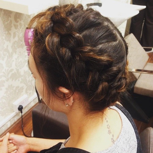 20 Elegant Ways to Have Milkmaid Hairstyles