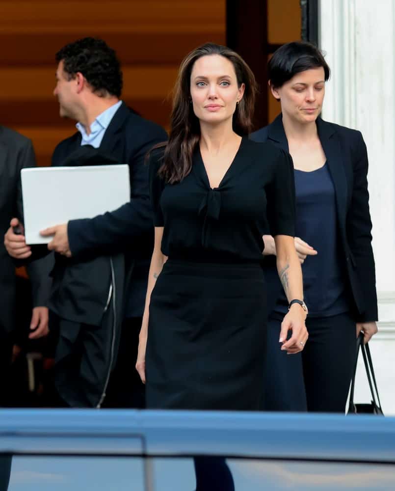 On March 16, 2016, Hollywood star and UN refugee agency envoy Angelina Jolie left the Greek Prime minister's office in Athens following a meeting with Greek Prime minister. She wore a black smart casual outfit with her loose medium-length hairstyle.