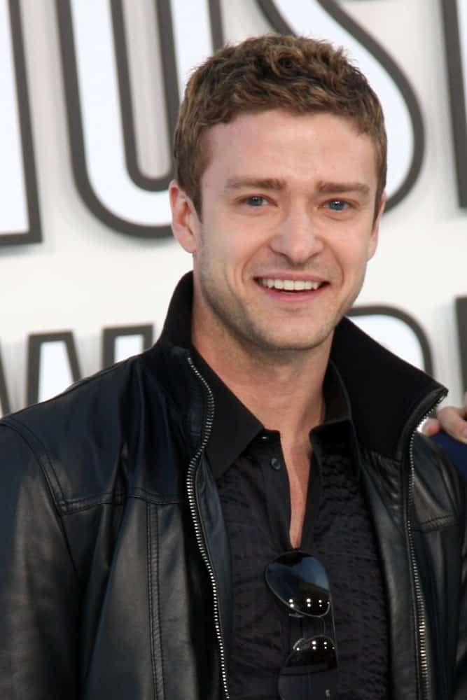 The actor and singer is looking fresh and relaxed with his wavy auburn hair that looks windswept as seen at the 2010 MTV Video Music Awards.