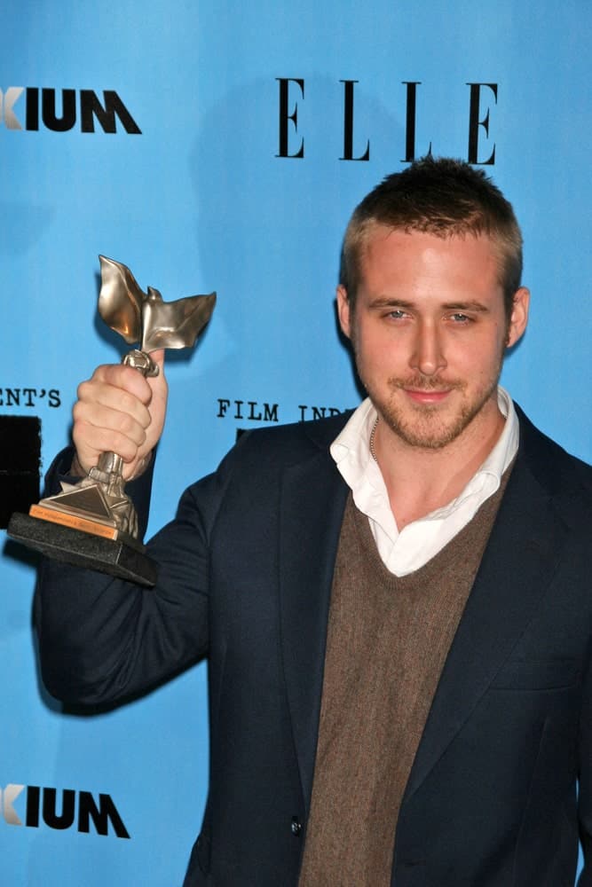 On February 24, 2007, Ryan Gosling had a short crew cut hairstyle that worked quite well with his dapper outfit at the 2007 Film Independent's Spirit Awards in Santa Monica Pier, Santa Monica.