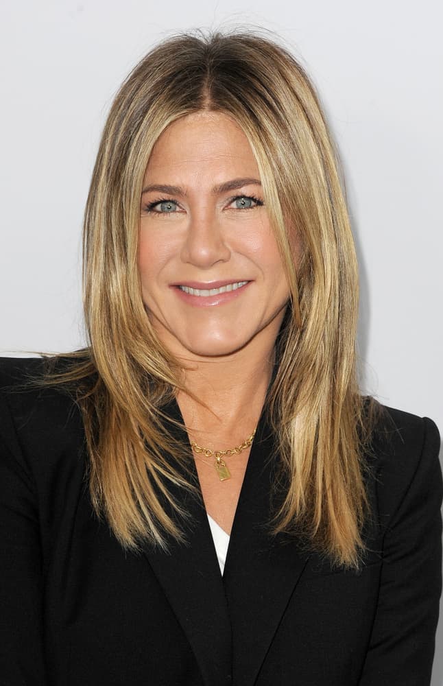 32.Jennifer Aniston with the rachel 2.0 hairstyle