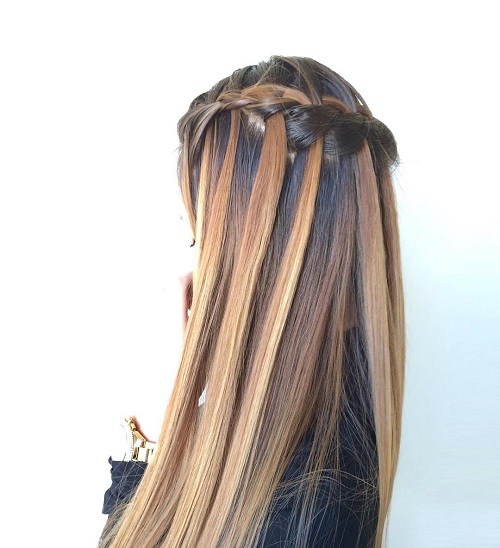 20 Ultra-pretty Waterfall Hairstyles