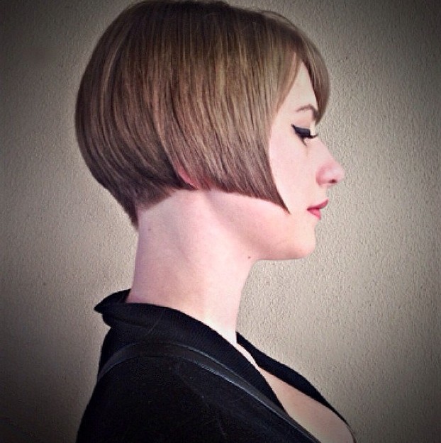 Cool Short Straight Bob Haircut for Women