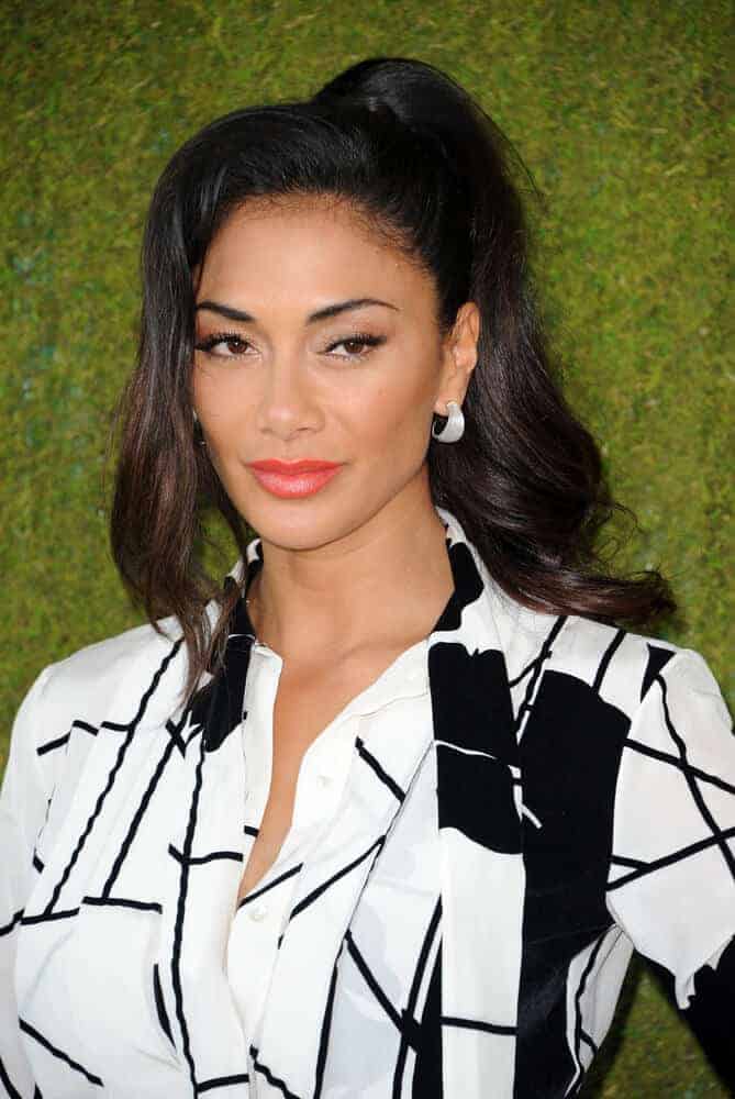 The actress exhibited an extravagant look as she attended the 8th Annual Veuve Clicquot Polo Classic with this high-fashion ponytail incorporated with a thick, side tendril. The event was held at the Will Rogers State Historic Park in Pacific Palisades, USA last October 14, 2017.