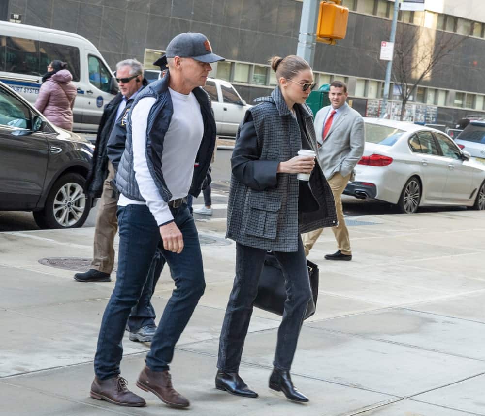 On January 16, 2020, Gigi Hadid was seen walking the streets of New York with tight bun hairstyle to go with her casual winter outfit and sunglasses.