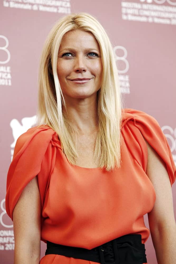 The actress arrived at the photocall of 'Contagion' during the 68th Venice Film Festival on September 3, 2011 with her signature loose hairstyle that's center-parted.