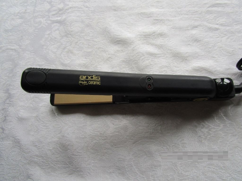 Andis 1 ½ Inch Ceramic Hair Straightener