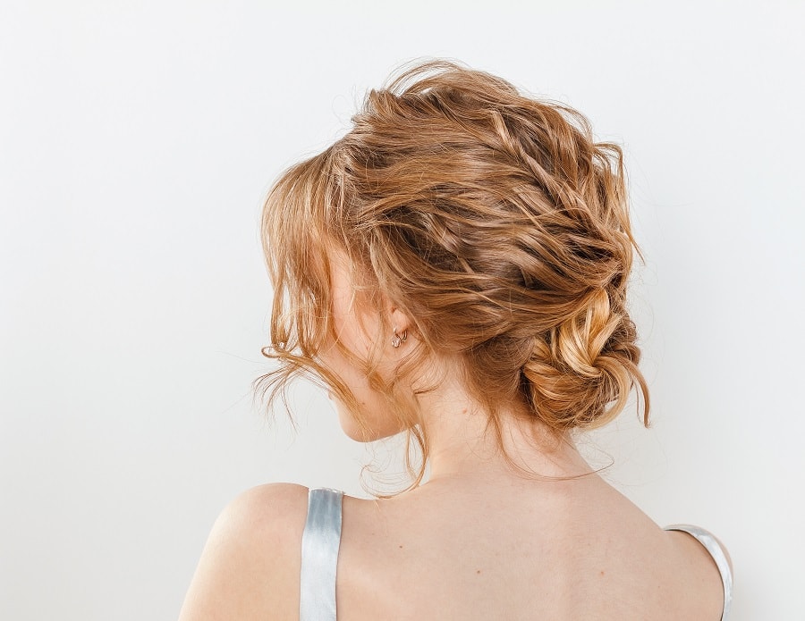 messy bun for wedding