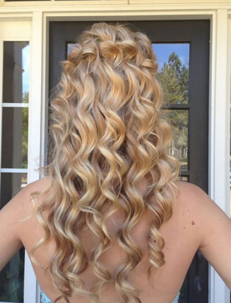 Glamorous Blonde Hair Colors For Curly Hair 2017