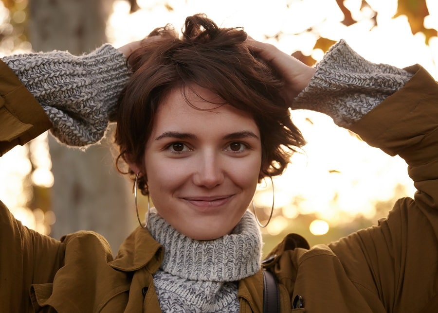 short layered brunette hair for brown eyes