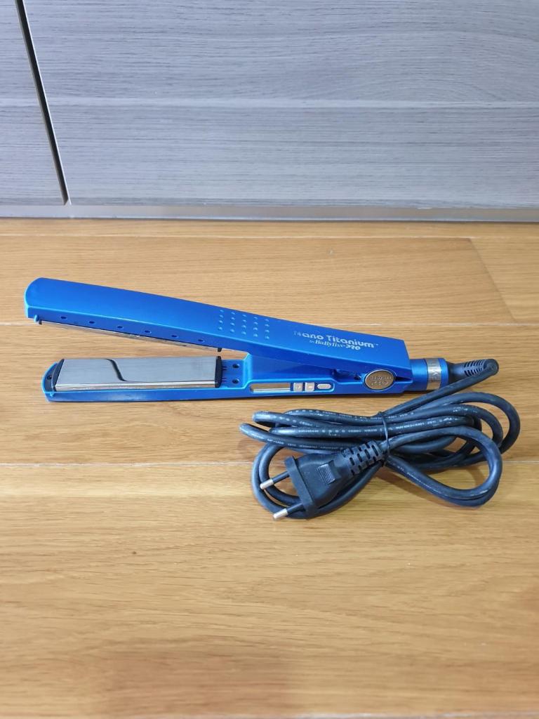 BaByliss Pro Nano Titanium Hair Straightener