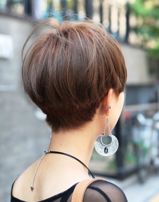 Short bob haircuts and hair colors 2021-2022