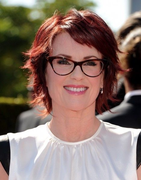 Hairstyles For Women Over 50 With Glasses