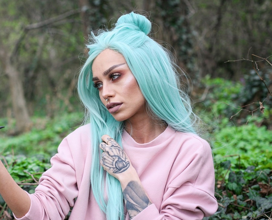 mint green hair