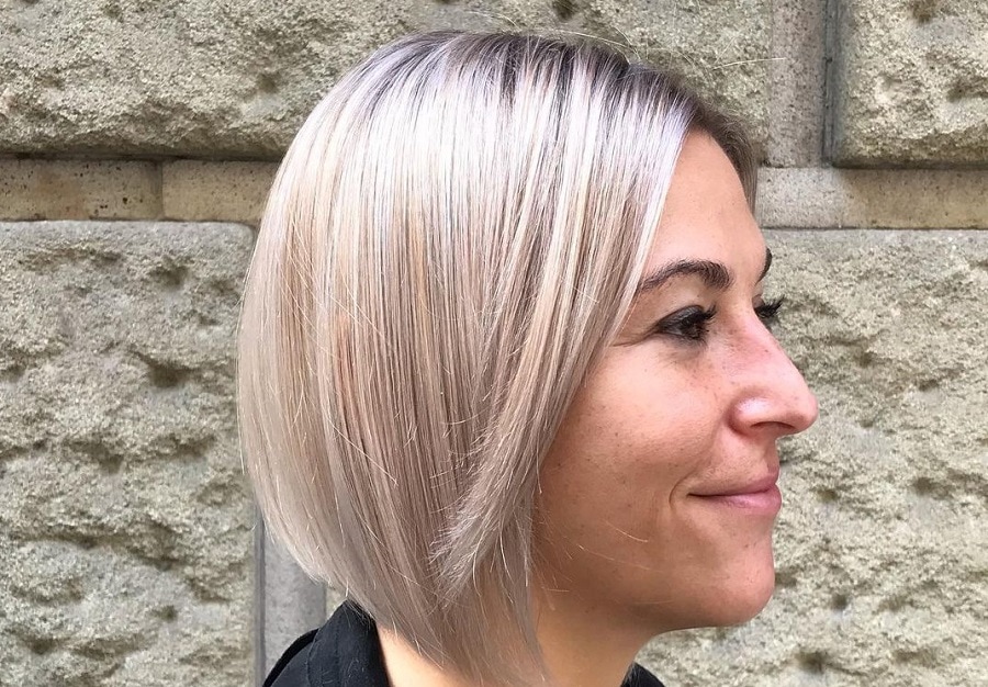 graduated bob haircut for silver hair