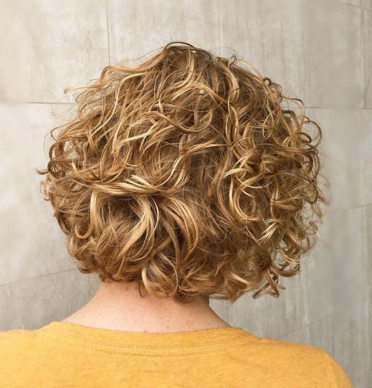 Curly Bob Hairstyles & Haircuts in 2021-2022