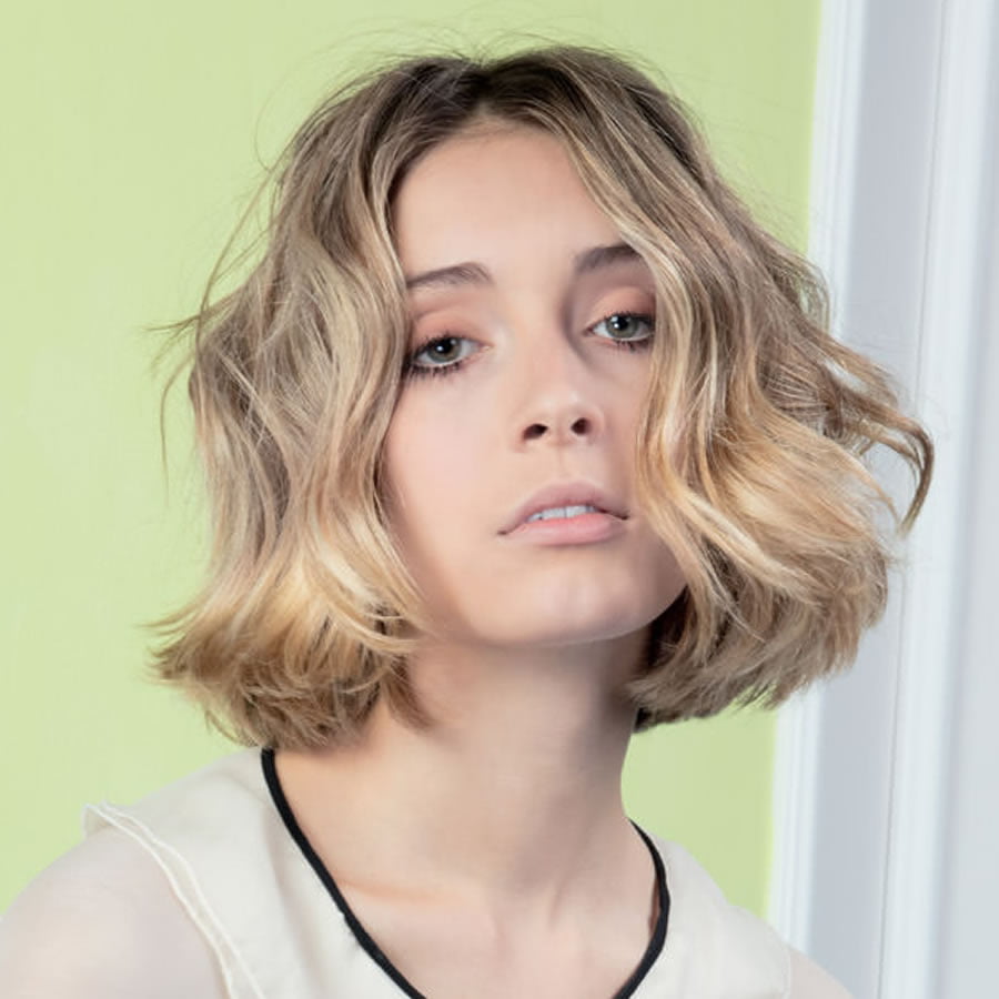 2019 bob hairstyle wavy blonde hair