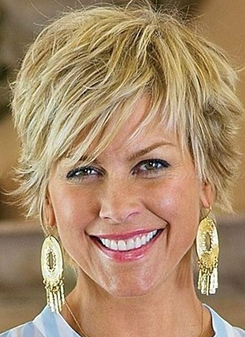 Hairstyles for women over 40 Blonde short hair