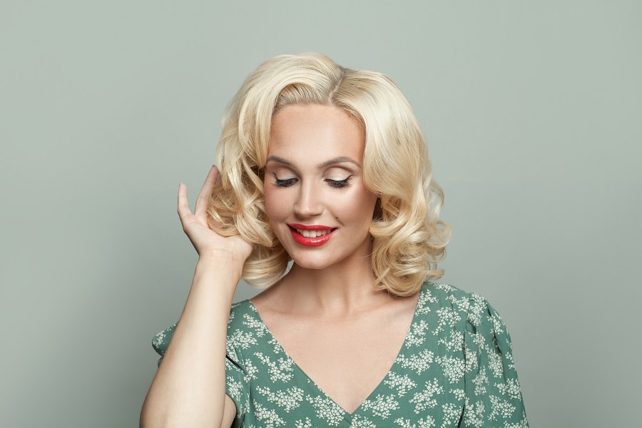 blonde woman with wavy medium bob