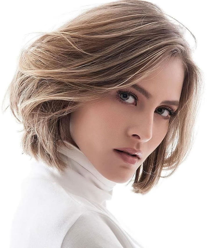 layered short hairstyle