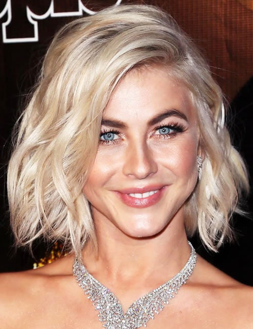 Layered blonde hair color short bob haircut 2019-2020