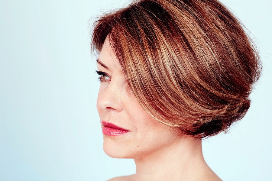 layered bob cut with highlights