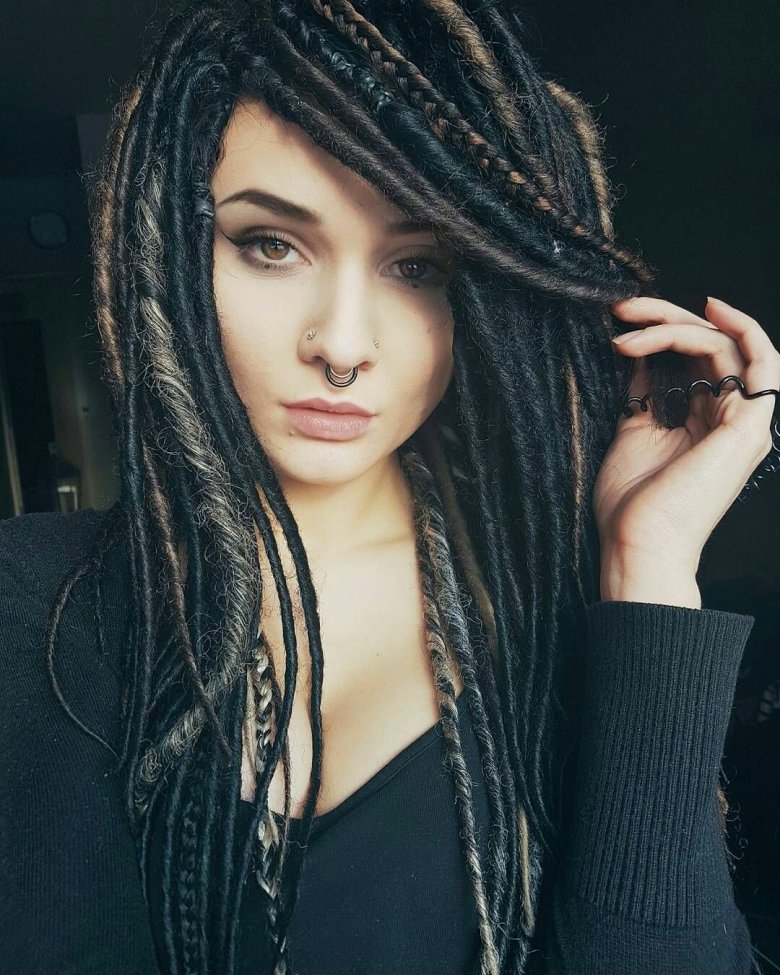 Dreadlock hairstyles for women in 2022-2023