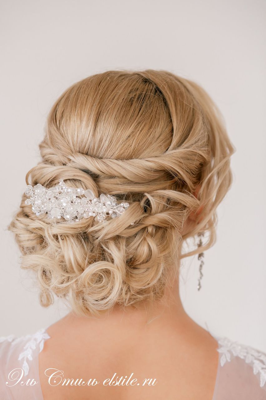 Lovely Wedding day Bun Blonde Hairstyles for Bride Blonde Hair with accessory 2017