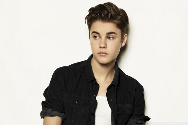 Justin Bieber Wavy Hairstyle