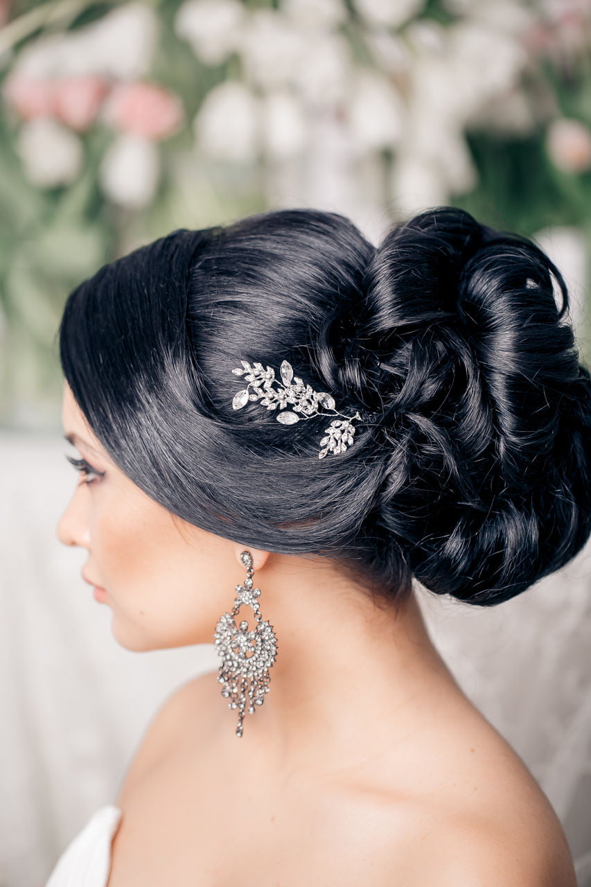 Fabulous Wedding day Bun Black Hairstyles for Bride black Hair with accessory 2017