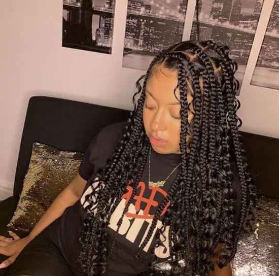 Jumbo Knotless Braids with Curls