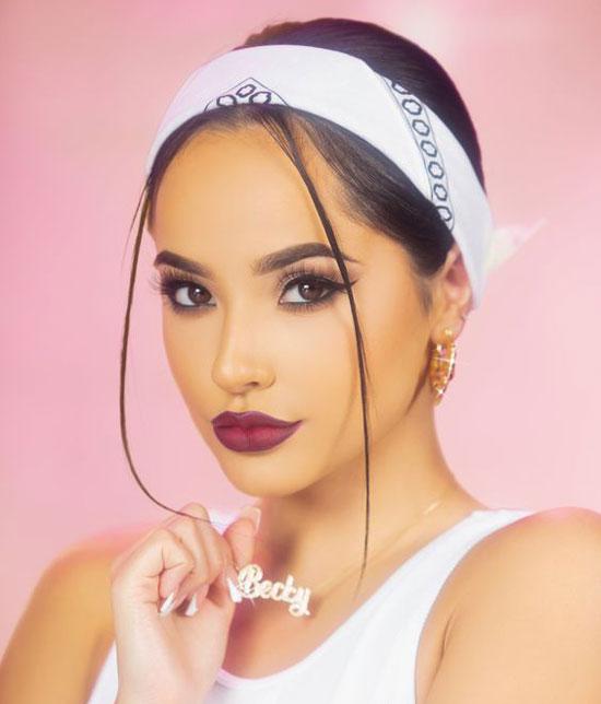 Latina Hairstyle With Bandana