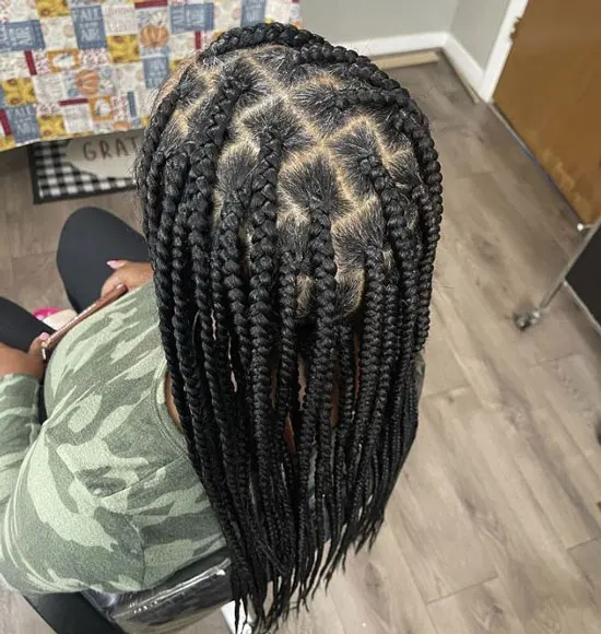 Medium Jumbo Knotless Braids