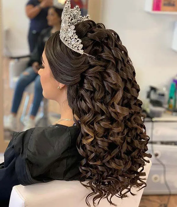 The crown curls quinceanera hairstyle