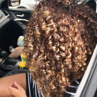 Long Curly Hairstyles With Highlights