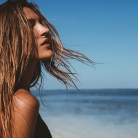 13 of the Best Hairstyle for Women for the Beach