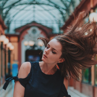 Three Holiday Party Hairstyles That Look Festive AF