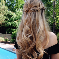 20 Attractive Curly Hairstyles for Prom