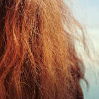 How to Get Rid of Frizzy Hair in 5 Minutes