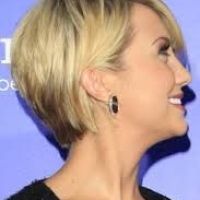 Jenna Elfman Short Hairstyles