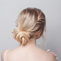 23 Stunning Low Bun Hairstyles for All Occasions